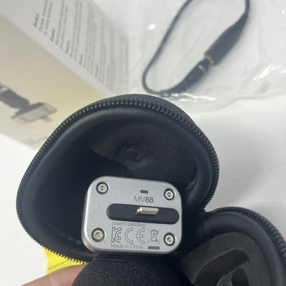 Shure MV88 Digital Stereo Condenser Microphone for iPhone iPad iPod